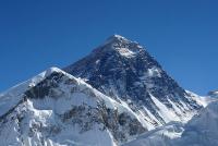 Непал стартира кампания за почистване на Еверест